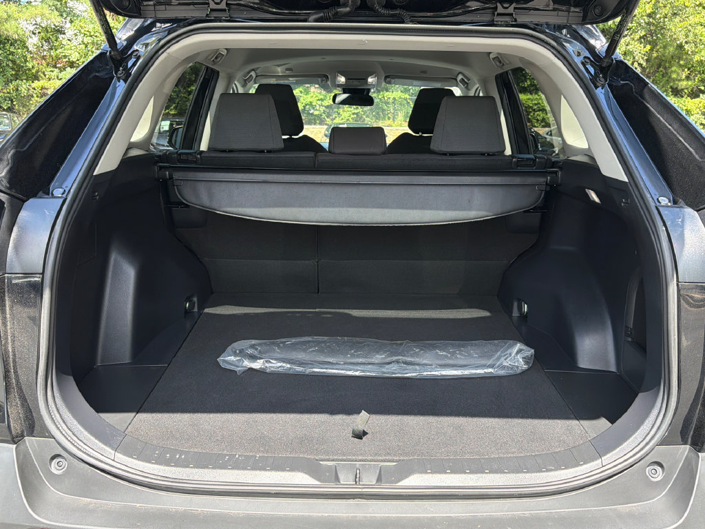 Used 2025 Toyota RAV4 XLE AWD/4WD image 6