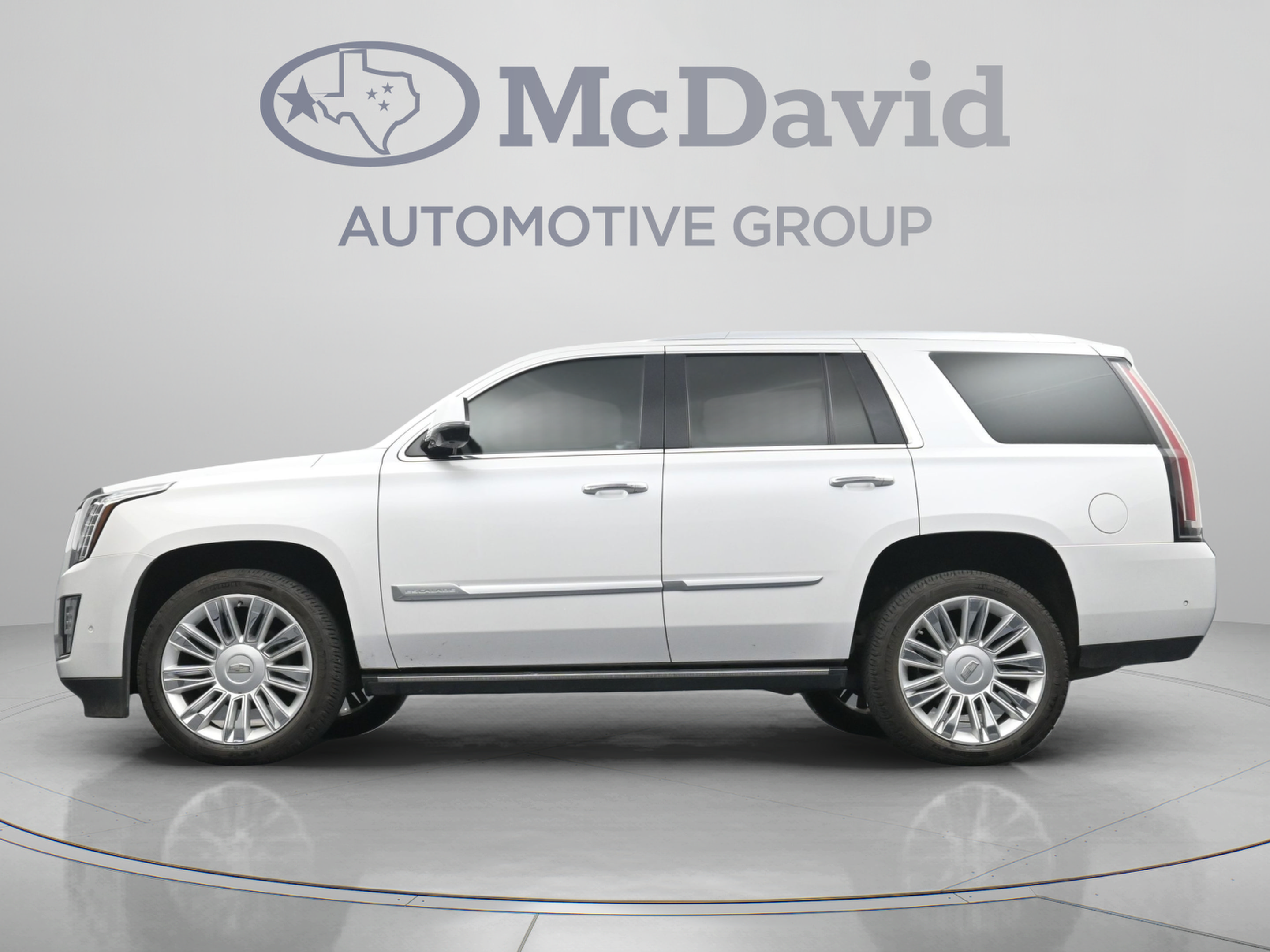 Used 2019 Cadillac Escalade Platinum AWD/4WD image 29