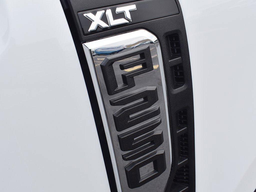 New 2025 Ford F250 XLT w/ FX4 Off-Road Package image 14