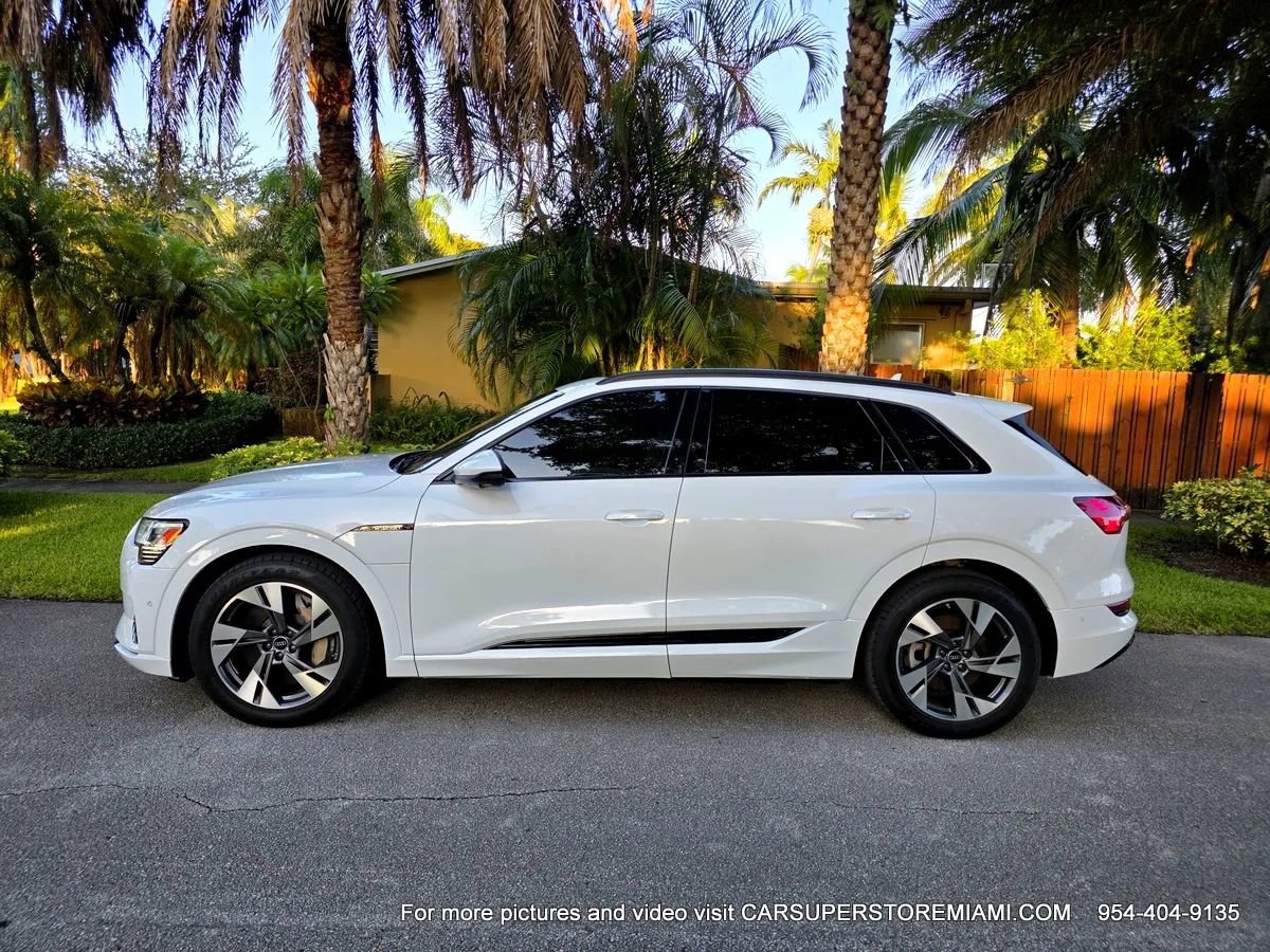 Used 2021 Audi e-tron Premium w/ Convenience Plus Package image 11