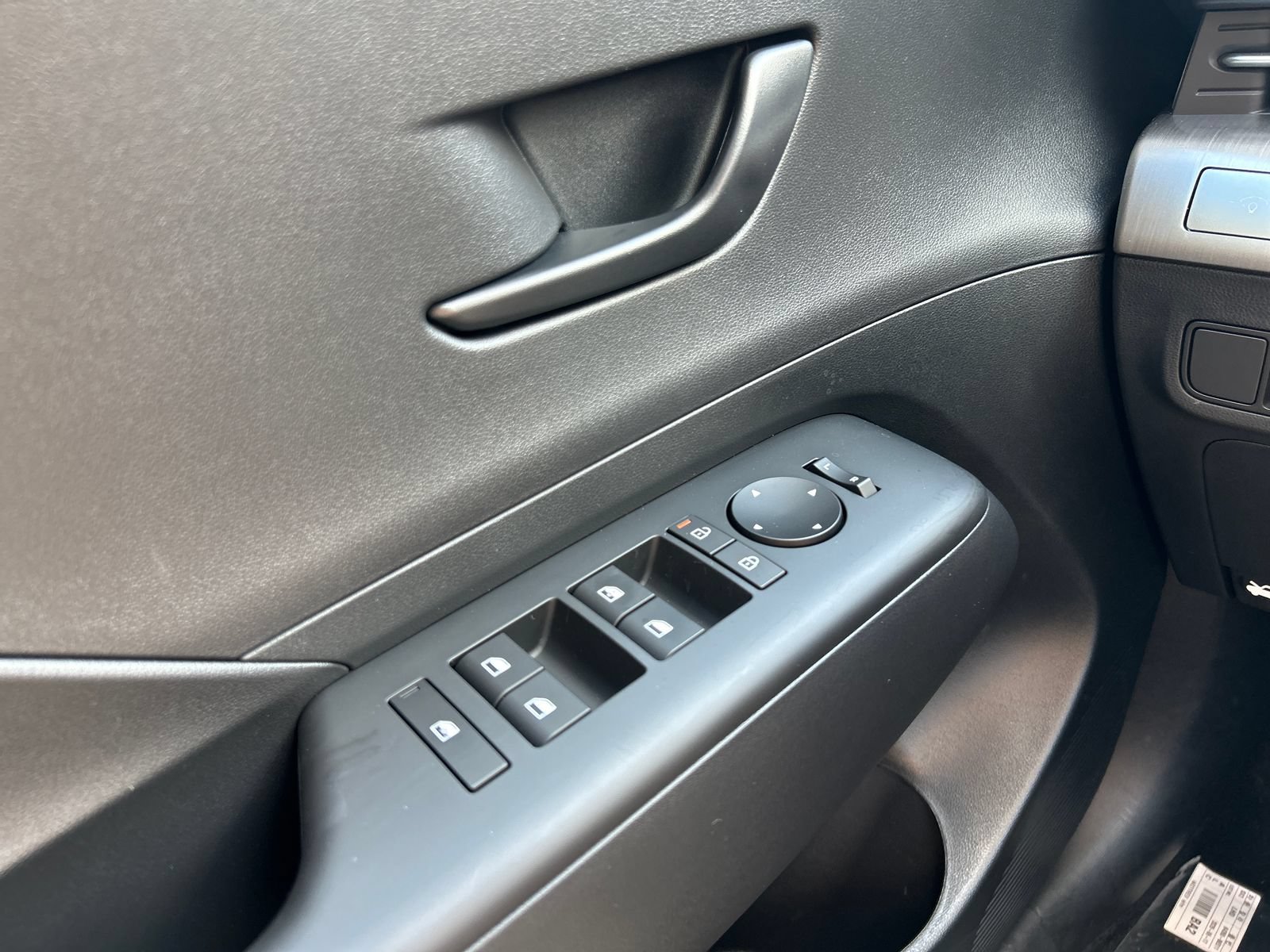 New 2027 Hyundai Kona SE AWD/4WD image 11