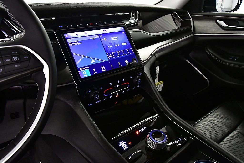 Used 2023 Jeep Grand Cherokee 4WD 4xe w/ Luxury Tech Group II image 20