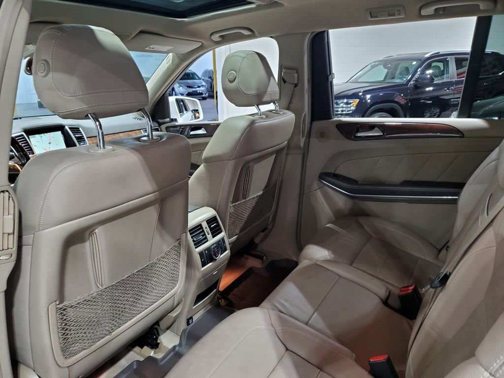 Used 2014 Mercedes-Benz GL 450 4MATIC image 26