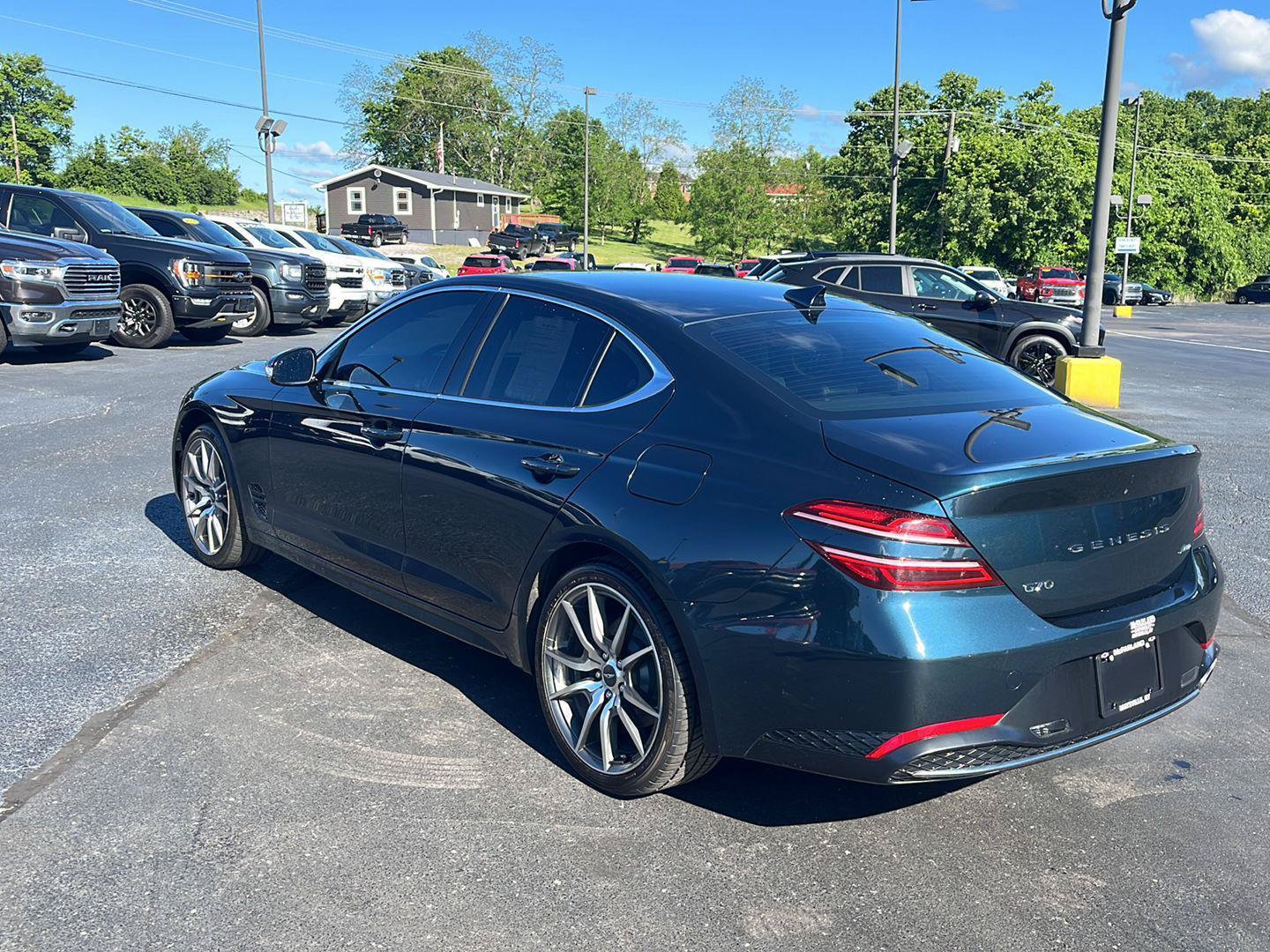 Used 2023 Genesis G70 2.0T AWD/4WD image 3