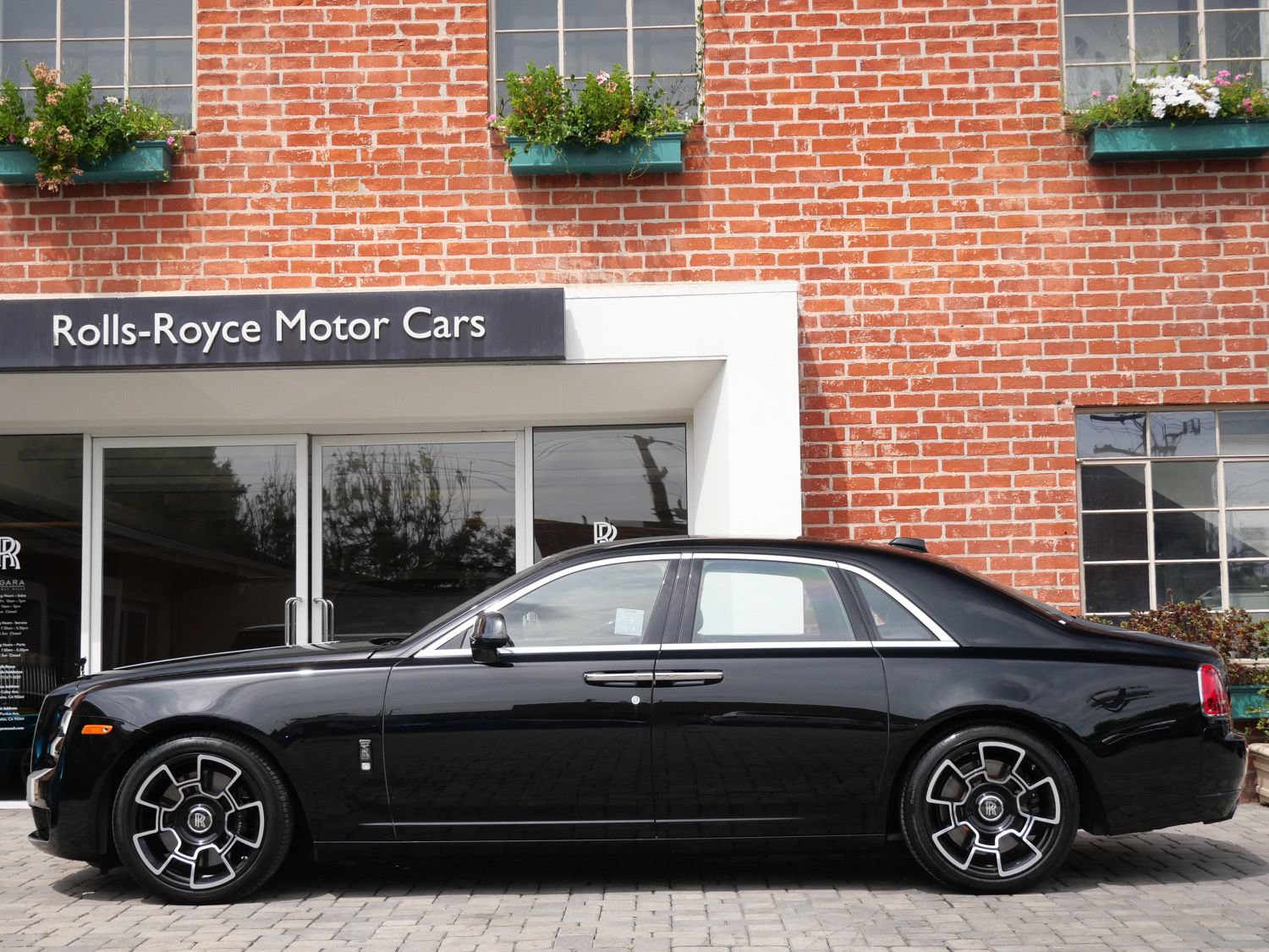 Certified 2019 Rolls-Royce Ghost RWD image 3