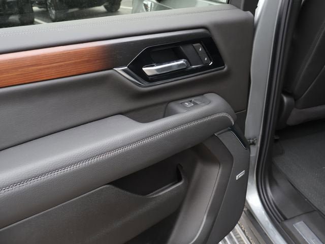 New 2026 GMC Yukon XL Denali w/ Sun & Power Step Package AWD/4WD image 10