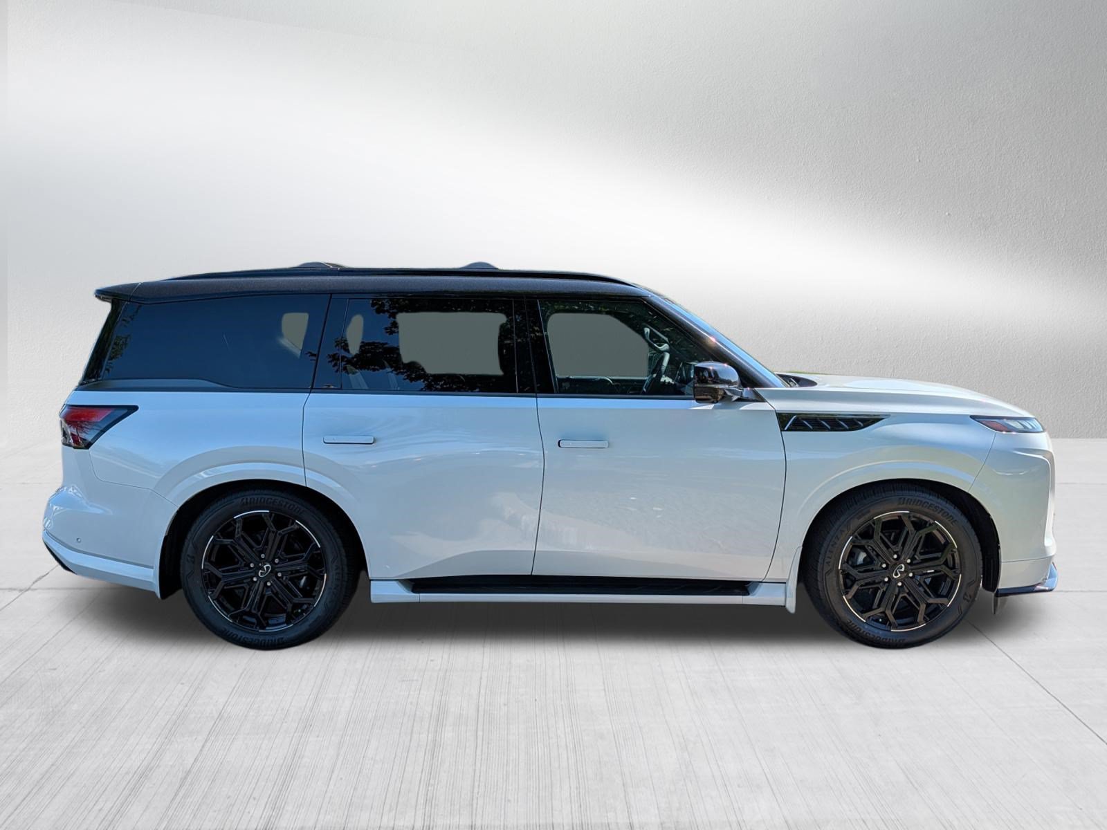 Certified 2026 INFINITI QX80 4WD w/ Sport Exterior Package image 8