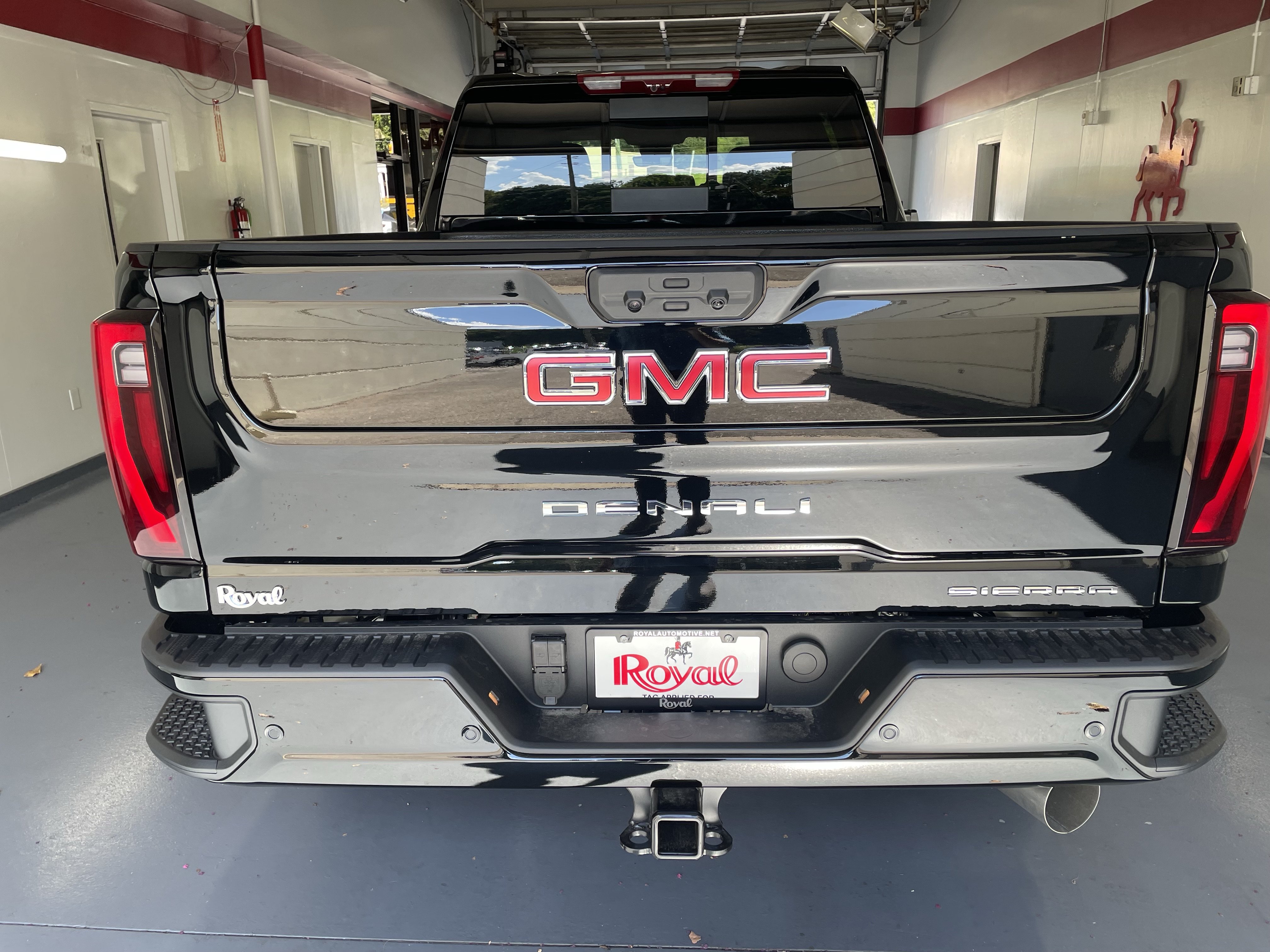 New 2026 GMC Sierra 2500 Denali w/ Denali Reserve Package AWD/4WD image 5