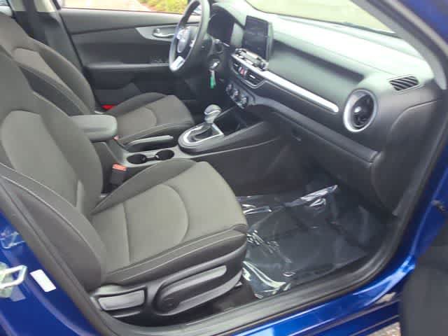 Used 2023 Kia Forte LXS w/ LXS Technology Package FWD image 21