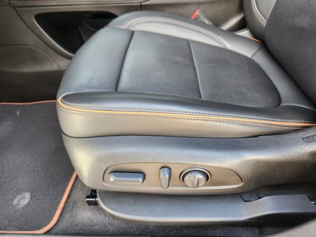 Used 2023 GMC Acadia AT4 w/ Technology Package AWD/4WD image 10