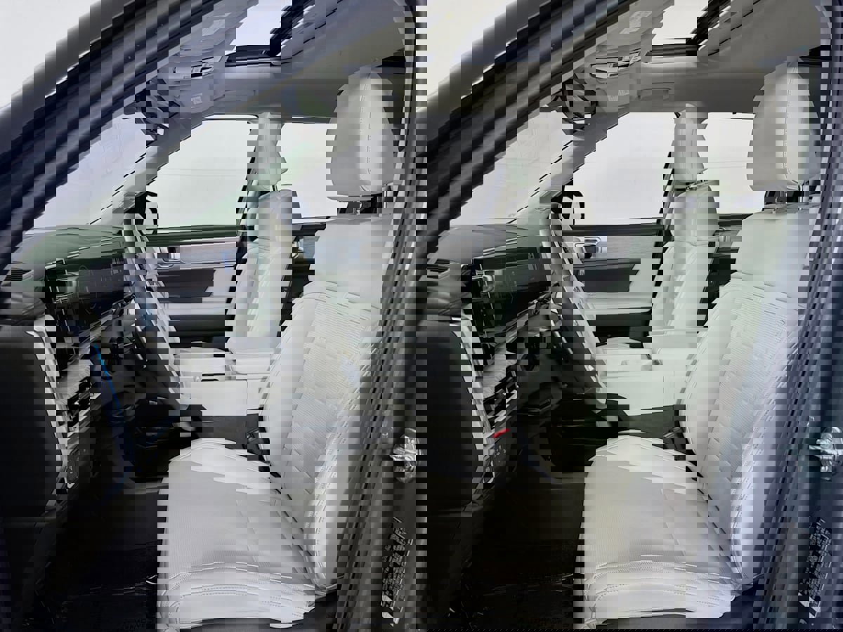 Used 2024 Hyundai Santa Fe Calligraphy image 27