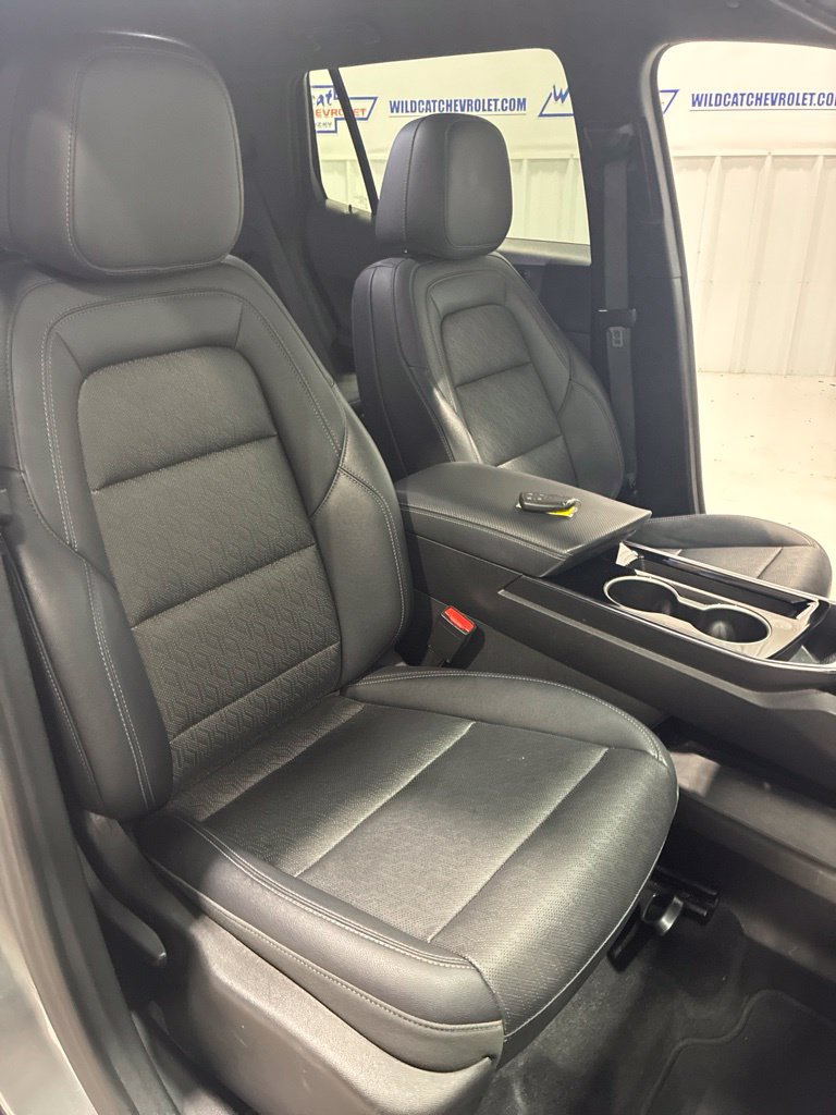 Used 2025 Chevrolet Equinox LT w/ Convenience Package II AWD/4WD image 40