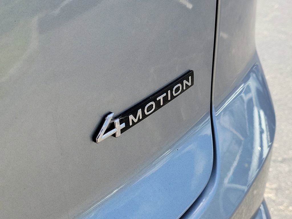 Used 2024 Volkswagen Atlas Cross Sport SEL R-Line AWD/4WD image 6