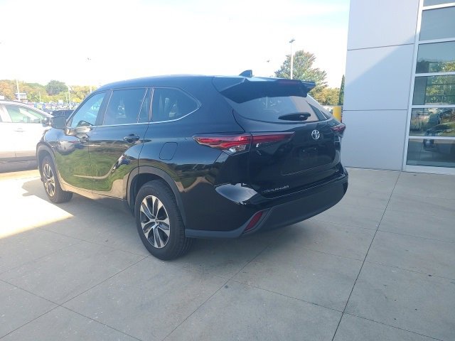 Used 2024 Toyota Highlander XLE image 5