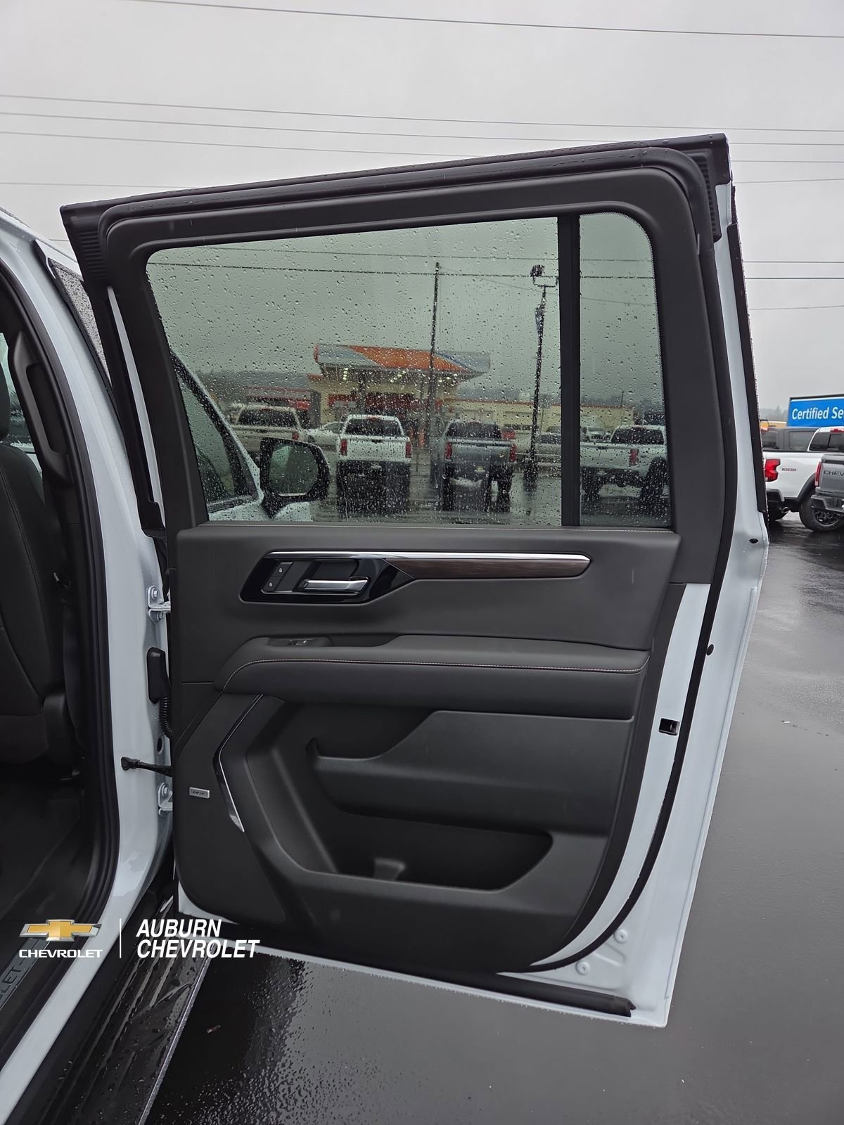 New 2026 Chevrolet Suburban Premier AWD/4WD image 19