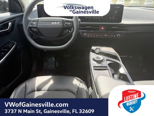 Used 2025 Kia EV6 Light w/ Light LR Technology Package image 12