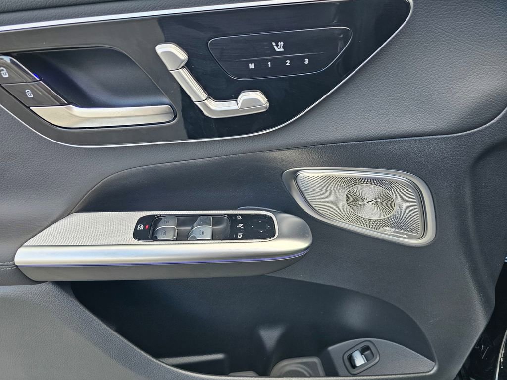 Used 2026 Mercedes-Benz GLC 300 image 16