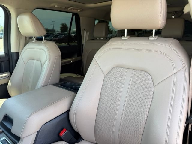 Used 2023 Ford Expedition Max Limited AWD/4WD image 12