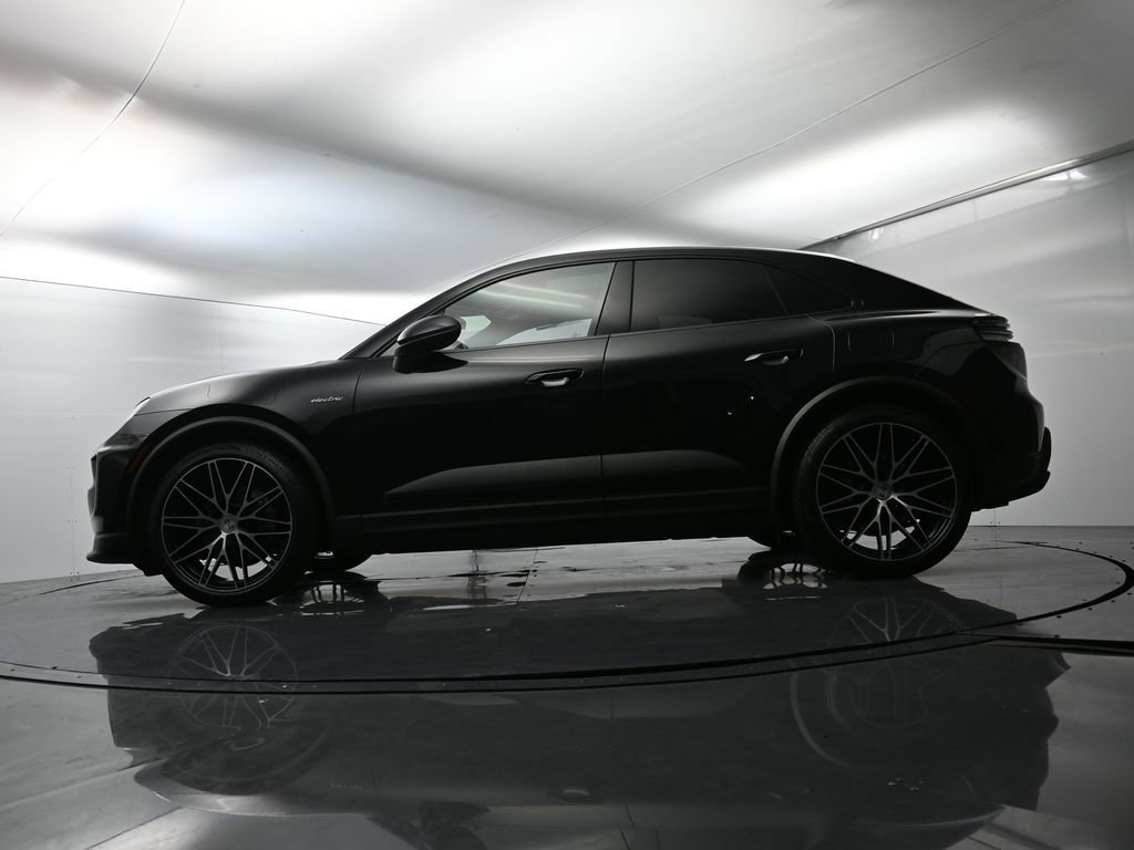 Certified 2024 Porsche Macan 4 Electric image 44