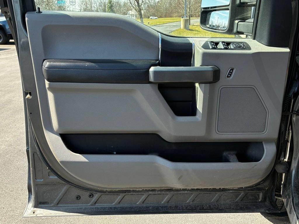 Used 2016 Ford F150 XLT w/ Trailer Tow Package AWD/4WD image 17
