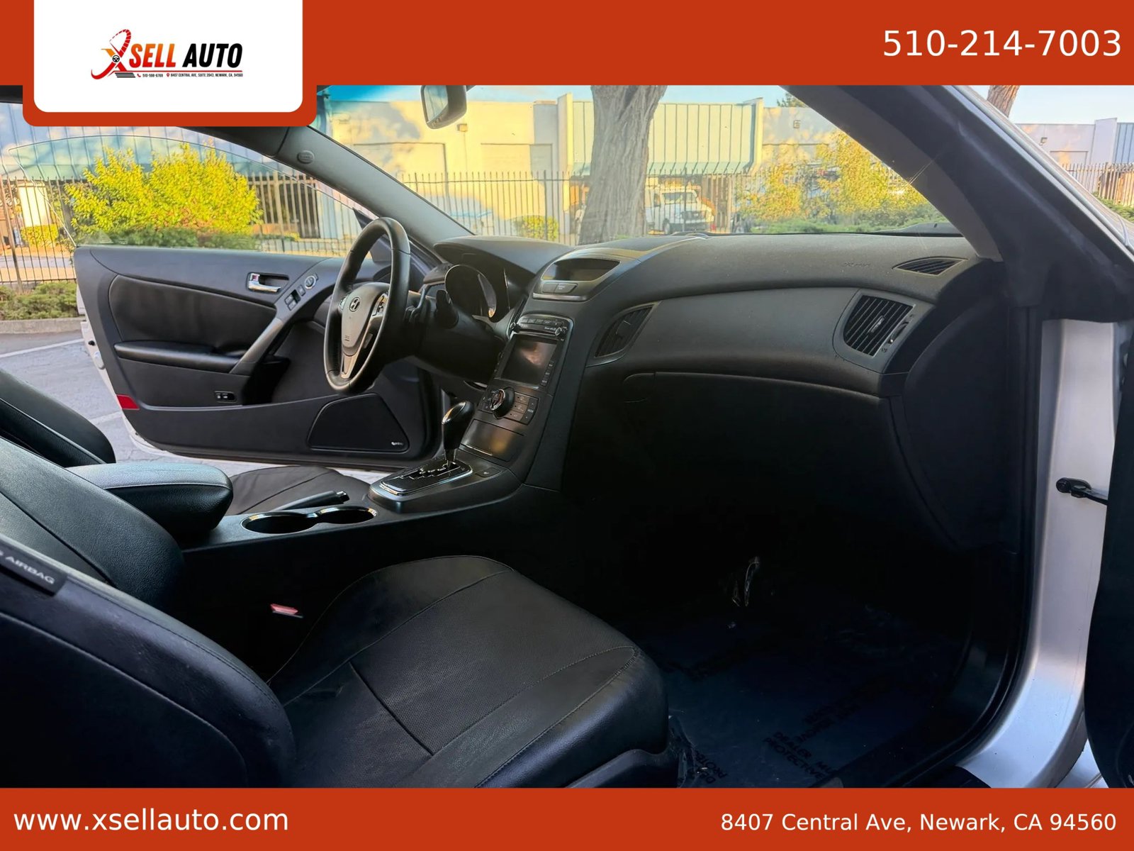 Used 2011 Hyundai Genesis 3.8 RWD image 8