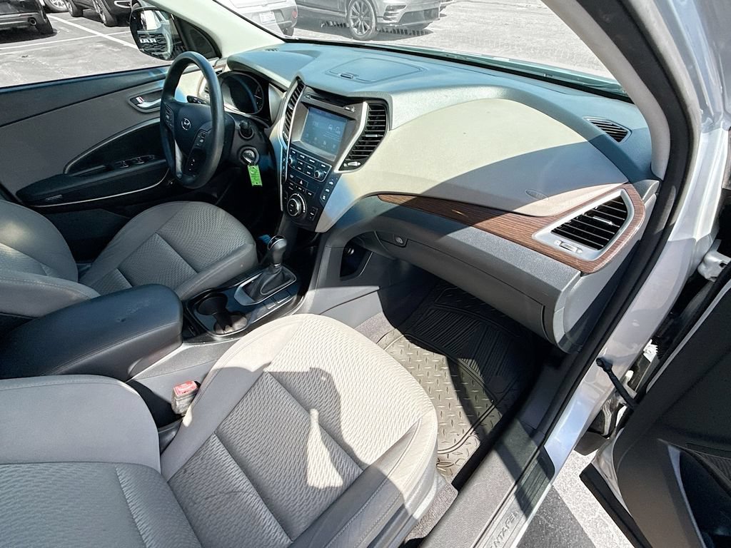 Used 2018 Hyundai Santa Fe SE w/ Cargo Package FWD image 32