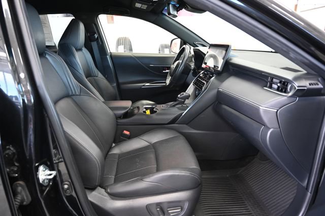 Used 2021 Toyota Venza XLE w/ Softex Package AWD/4WD image 12