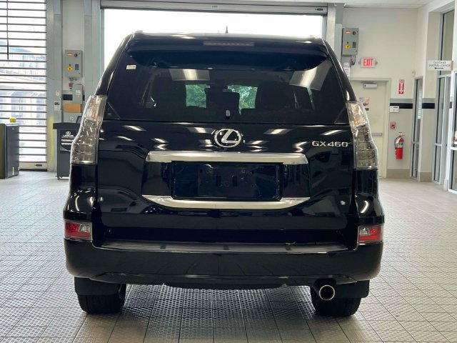 Used 2021 Lexus GX 460 w/ Accessory Package AWD/4WD image 5