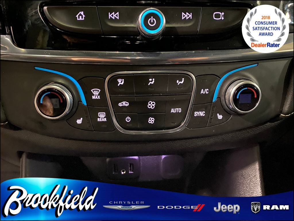 Used 2023 Chevrolet Traverse LT image 27