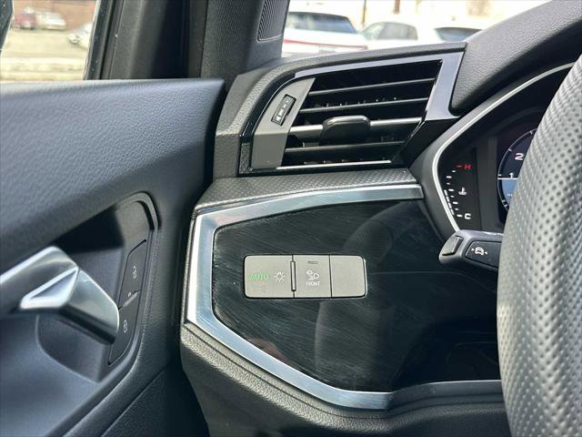 Used 2025 Audi Q3 2.0T Premium Plus w/ Premium Plus Package image 32