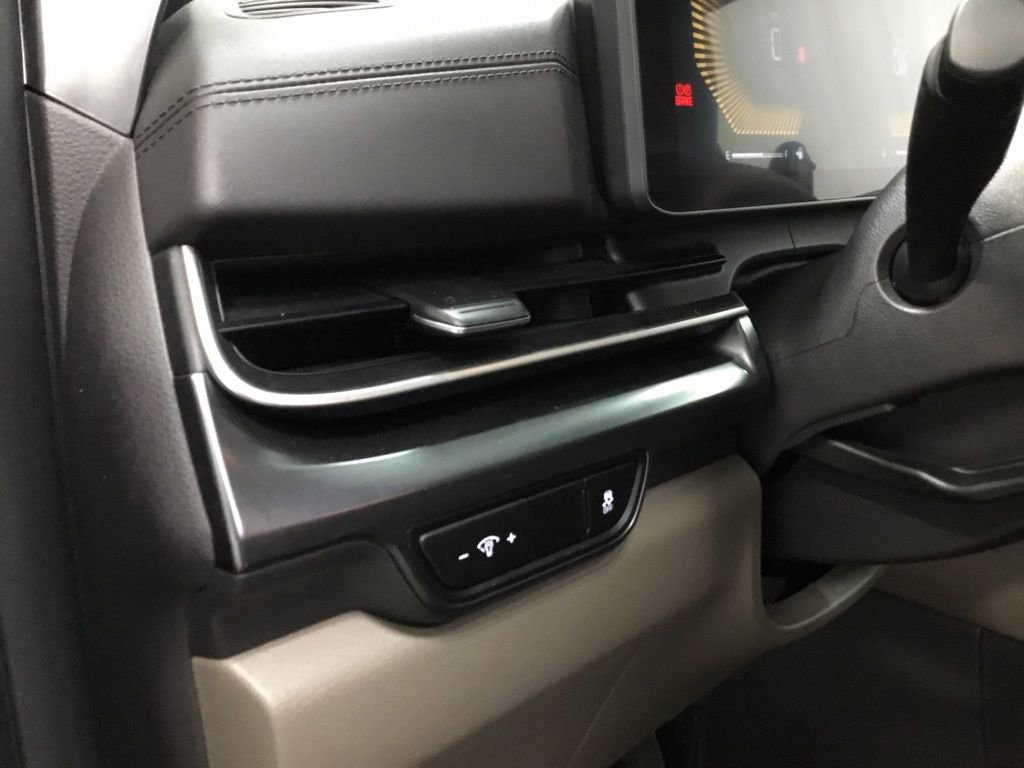 Used 2025 Kia Carnival image 8