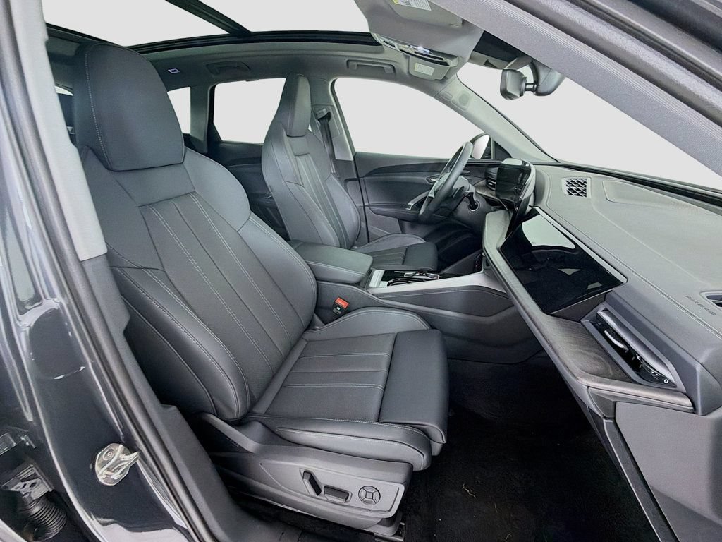 Certified 2025 Audi Q5 Premium Plus w/ Premium Plus AWD/4WD image 30