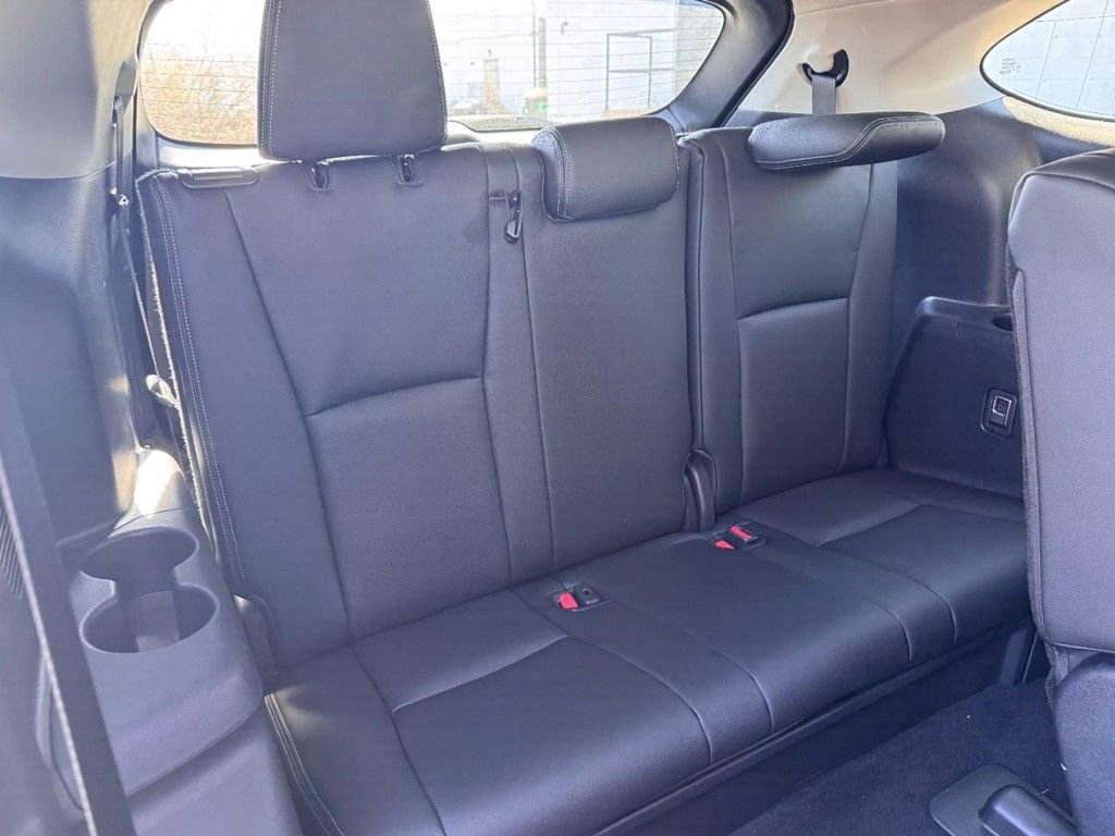 Used 2023 Toyota Highlander LE image 11
