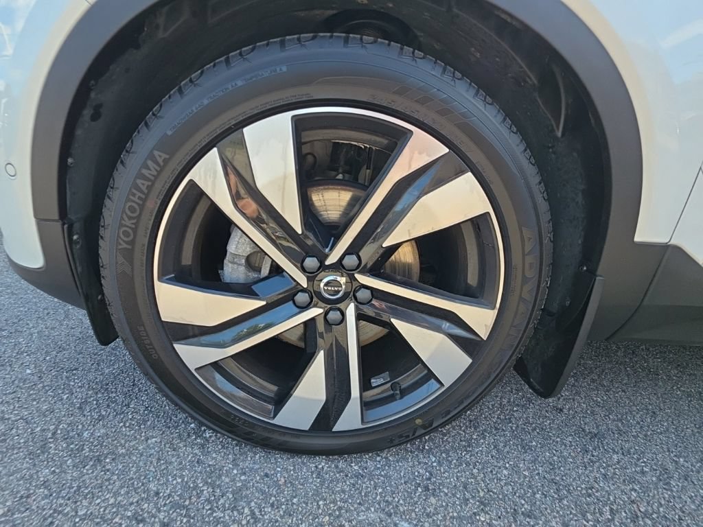 Used 2024 Volvo XC40 B5 Ultimate w/ Climate Package AWD/4WD image 19