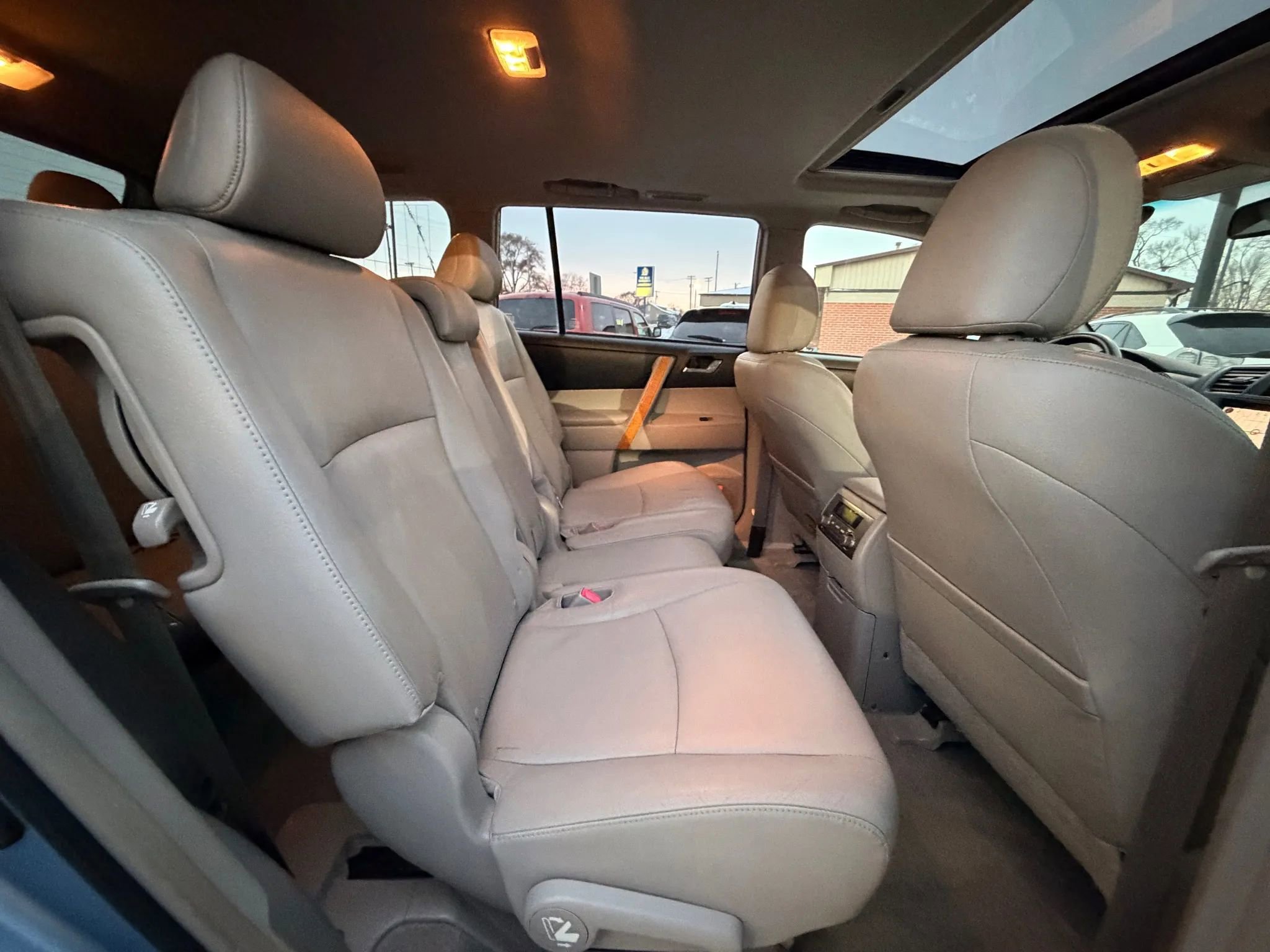 Used 2008 Toyota Highlander Limited image 25