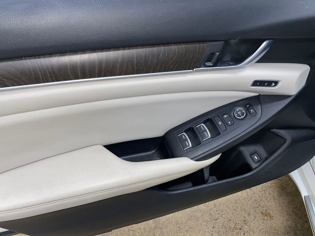 Used 2018 Honda Accord EX-L image 8