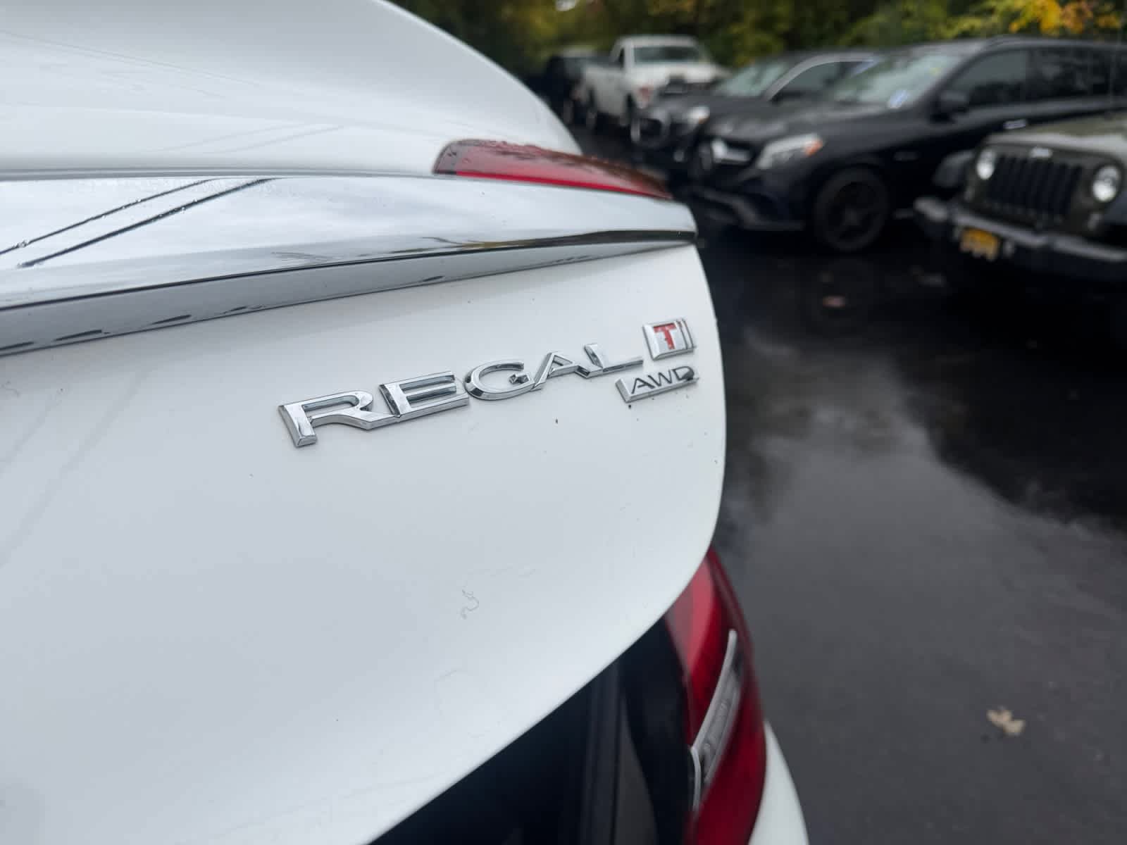 Used 2017 Buick Regal AWD image 22