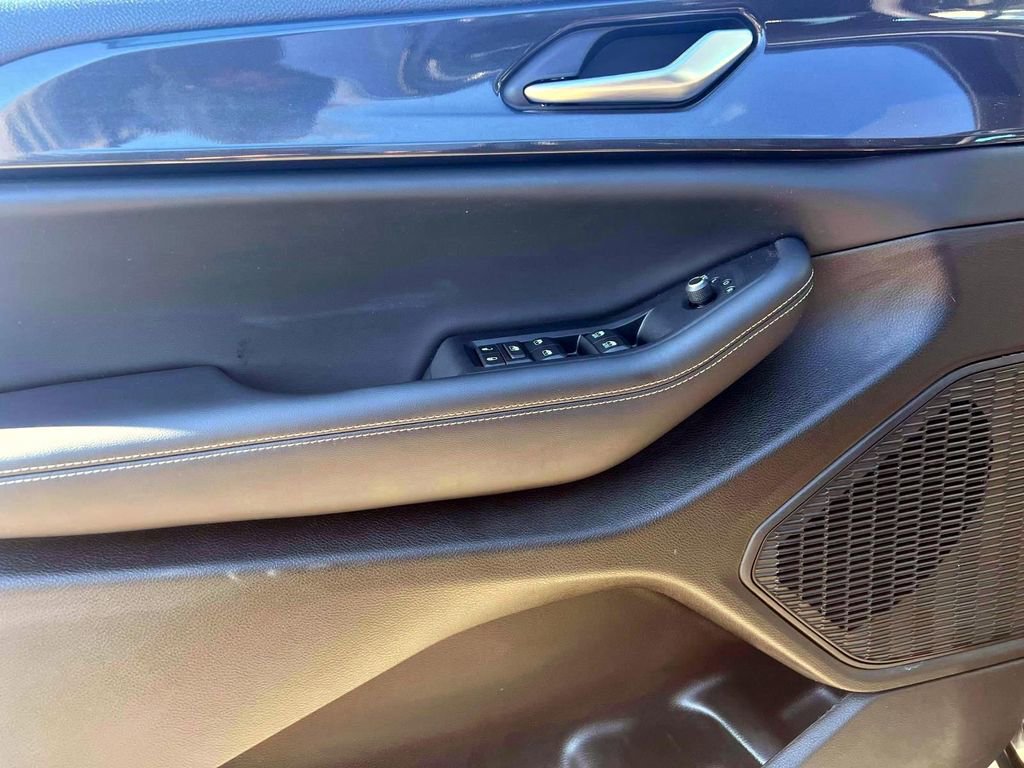 Certified 2023 Jeep Grand Cherokee Laredo image 17