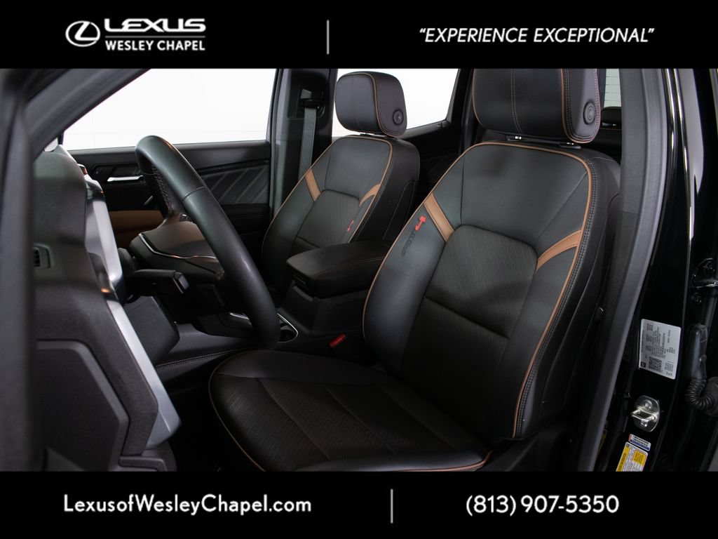 Used 2024 GMC Canyon AT4 w/ AT4 Premium Package AWD/4WD image 13
