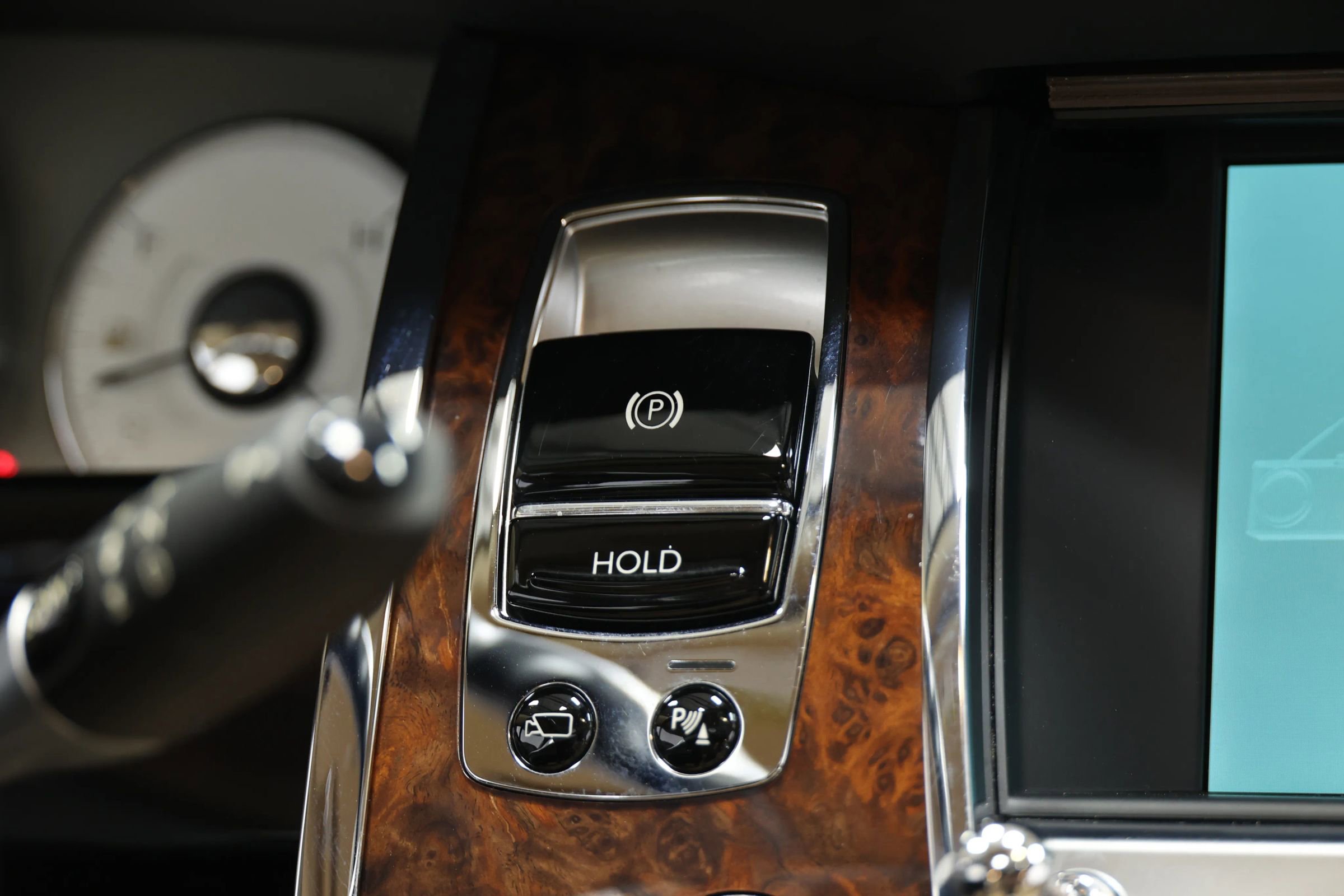 Used 2015 Rolls-Royce Ghost image 40
