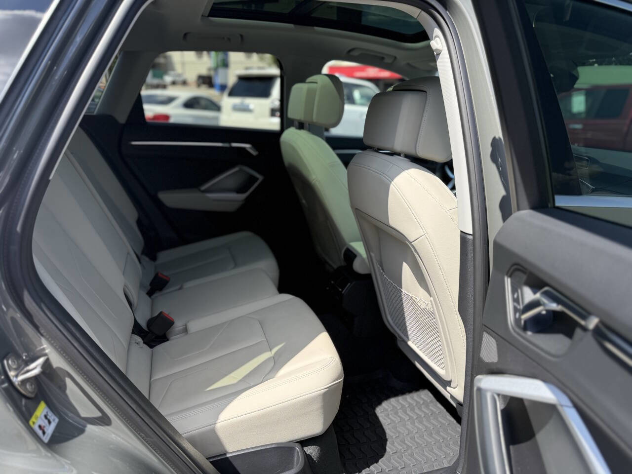 Used 2020 Audi Q3 2.0T Premium Plus w/ Premium Plus Package AWD/4WD image 19