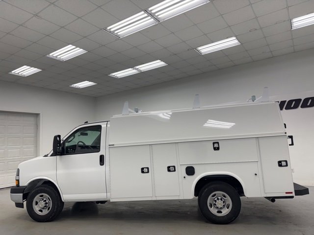 New 2026 Chevrolet Express 3500 w/ Power Convenience Package image 8