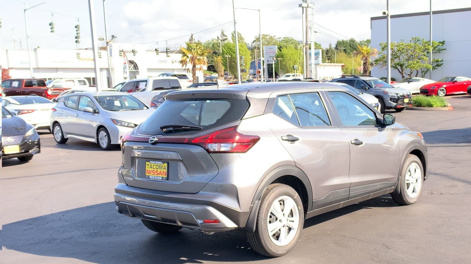 New 2025 Nissan Kicks Play S image 8