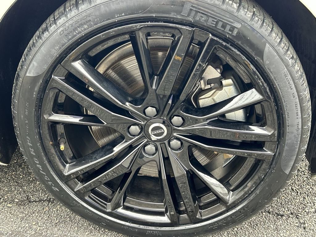 Certified 2025 Volvo S60 T8 Ultra AWD/4WD image 13
