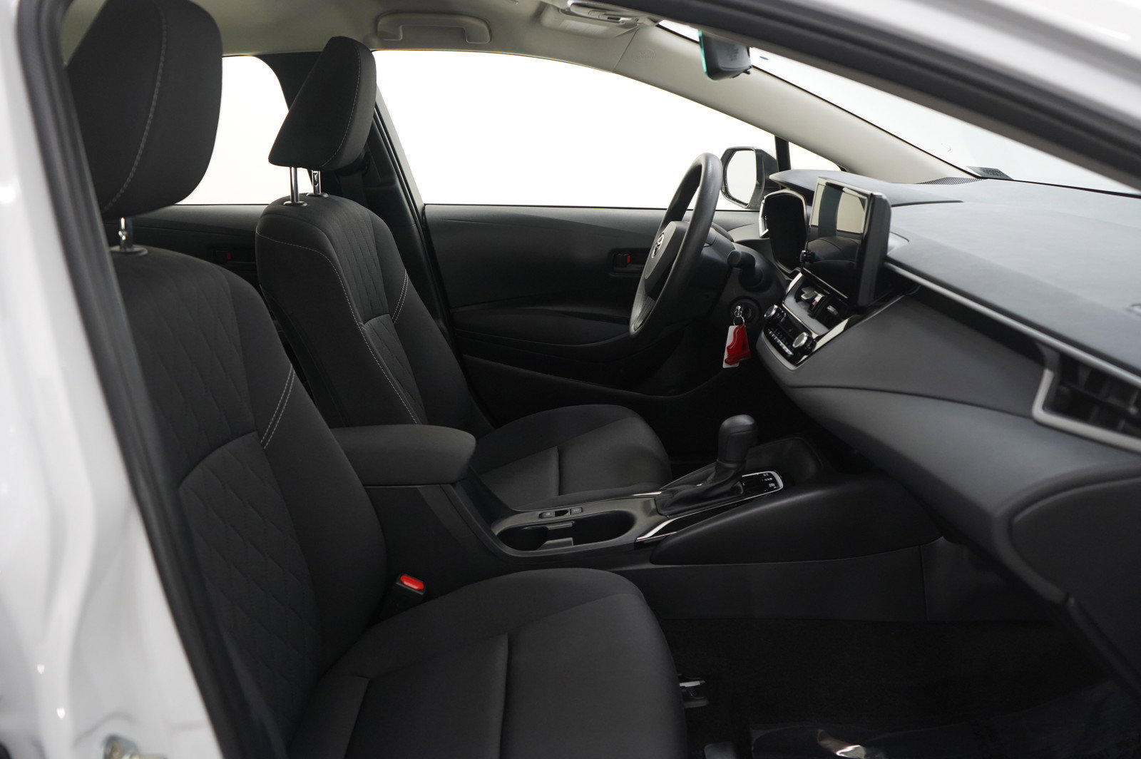 Used 2025 Toyota Corolla LE image 10