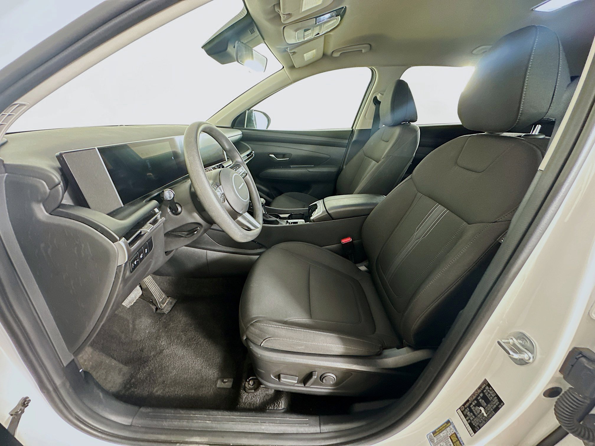 Used 2025 Hyundai Tucson SEL AWD/4WD image 13