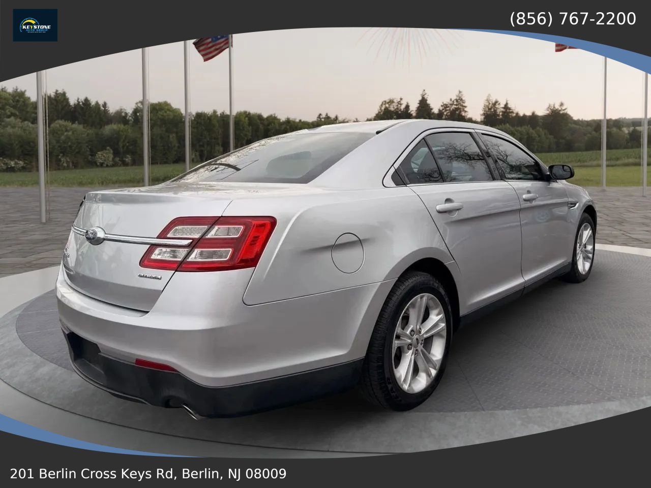 Used 2016 Ford Taurus SE FWD image 7