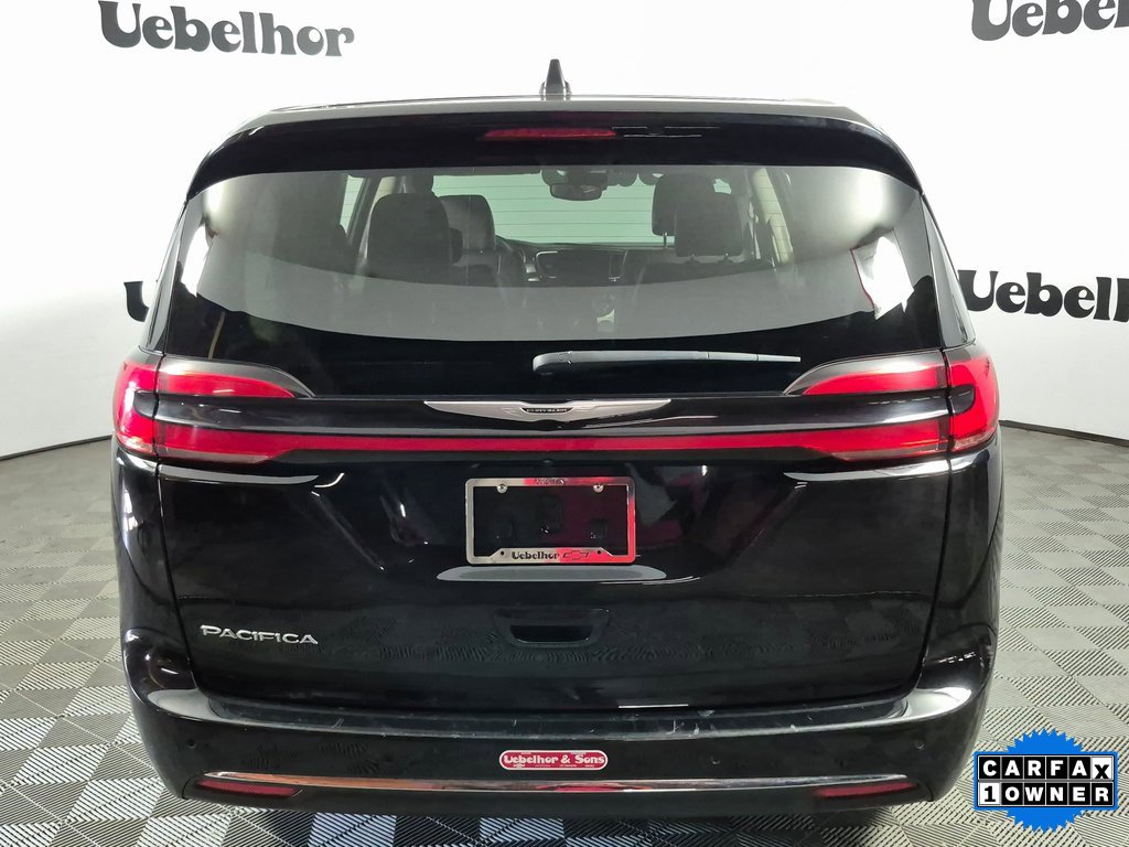 Used 2024 Chrysler Pacifica Touring-L image 6
