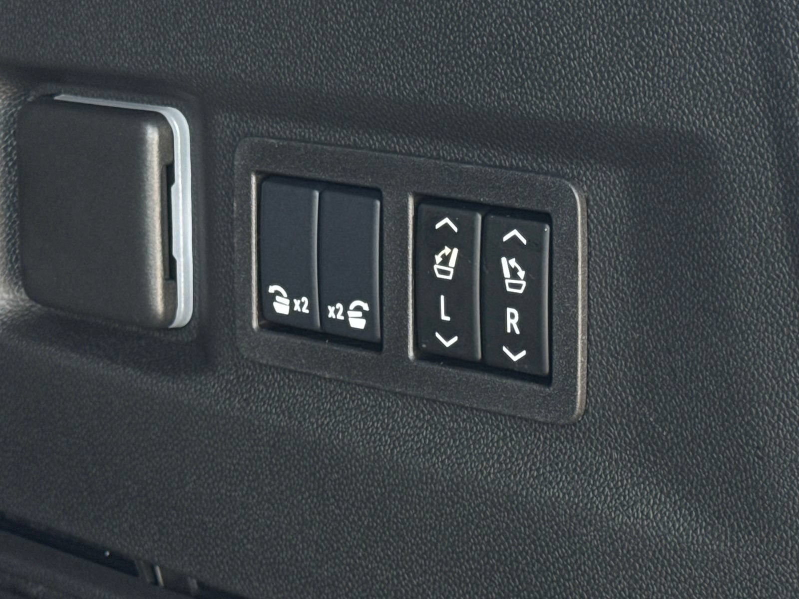 New 2026 Chevrolet Tahoe High Country AWD/4WD image 39