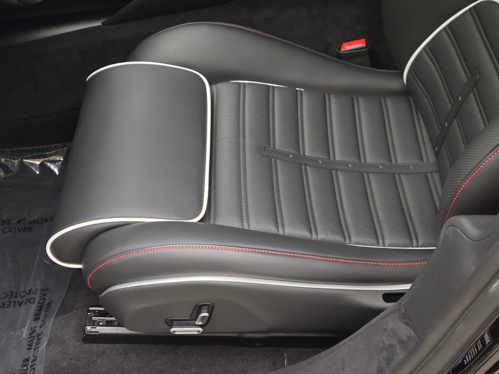 Used 2025 Ferrari Purosangue AWD/4WD image 33